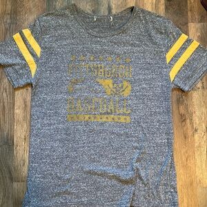 Ladies Pittsburgh Pirates T-shirt size large